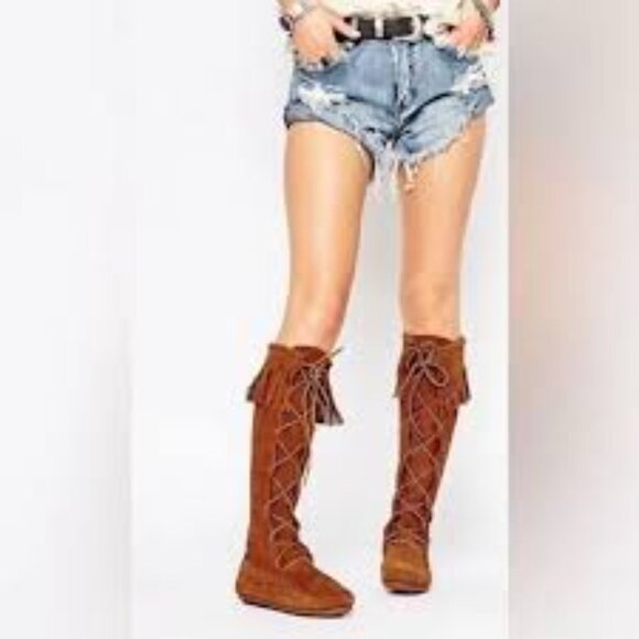 Minnetonka Front Lace Knee High Boot - Picture 1 of 8